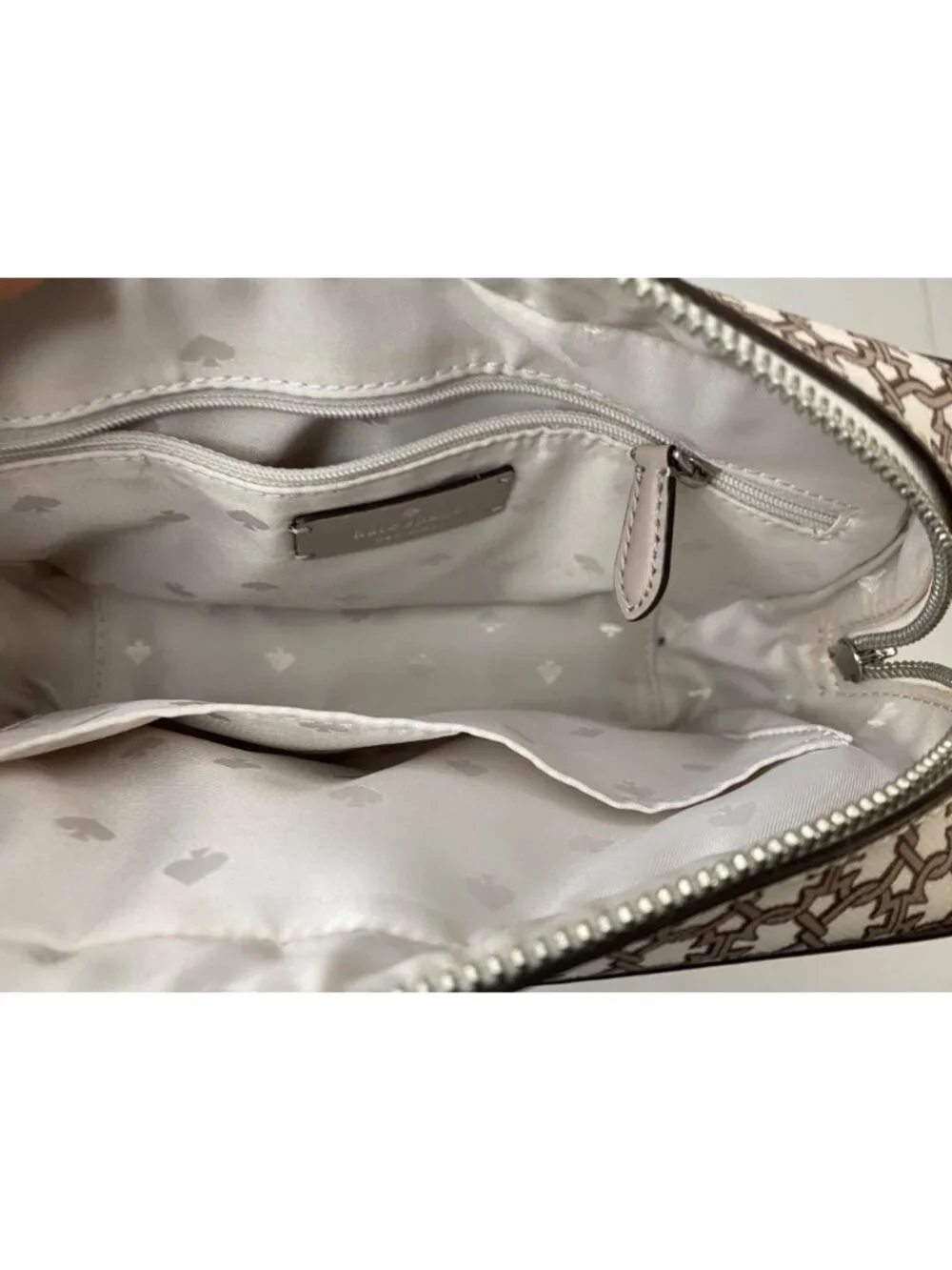 Kate Spade New York Crossbody Gray/Beige Camera Bag - Picture 11 of 15